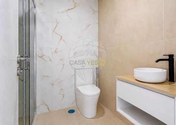 Apartment T2 in Mina de Água, Amadora