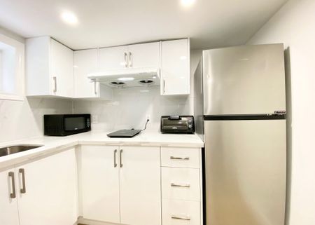 For Lease - 808 Midland Avenue Unit# Lwr, Toronto, Ontario - Photo 3