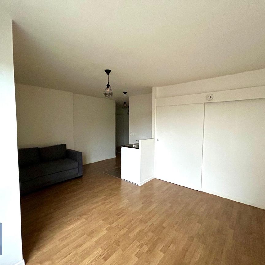 Location Appartement 1 pièce 34m² ST CYR L ECOLE 78210 - Photo 1