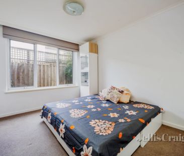 2 Bed, 1 Bath - Photo 5