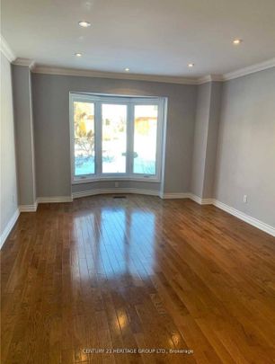 For Lease - 27 Hammond Drive Unit# Main, Aurora, Ontario - Photo 1