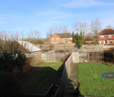 2 bedroom end of terrace house to rent - Photo 6