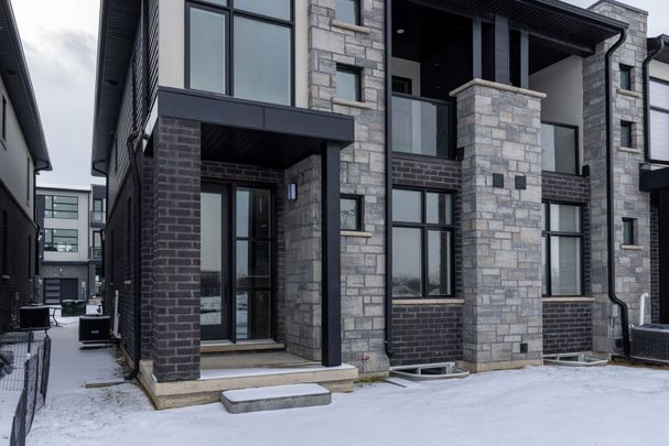 For Lease - 54 Warren Trail, Welland, Ontario - Photo 1