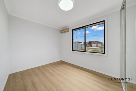 Freshly Renovated 2-Bedroom Home in Seven Hills! - Photo 5