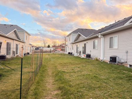 For Lease - 200 W Main Street Unit# 100, Welland, Ontario - Photo 3