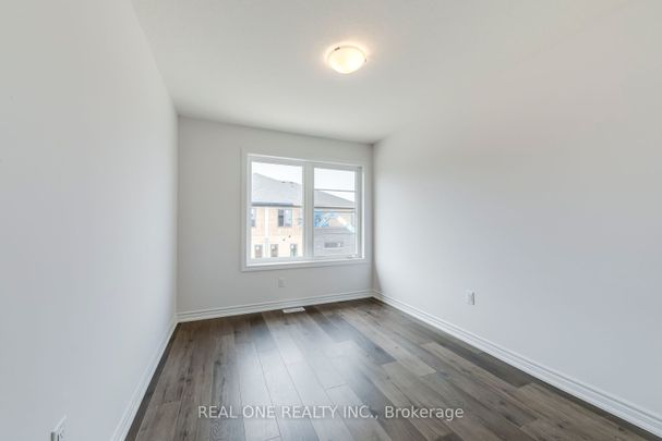 Townhouse For Lease | X8143766 - Photo 1