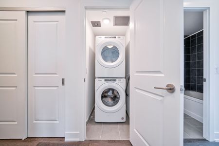 For Lease - 1063 Douglas Mccurdy Comm Circle Unit# 404, Mississauga, Ontario - Photo 2