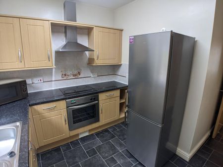 3 bedroom flat to rent - Photo 5