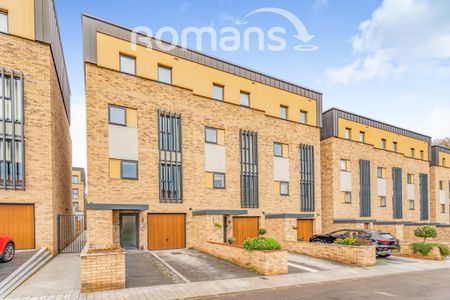 Noel Coward Avenue, Denham, Uxbridge, UB9 - Photo 5