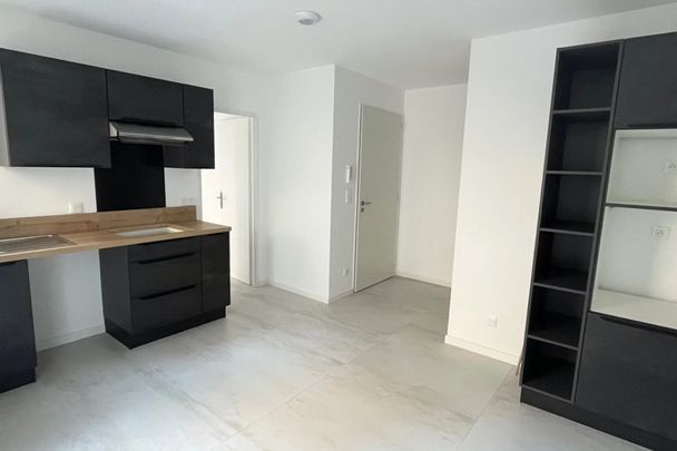 Appartement 2 pièces avec cour - Photo 1