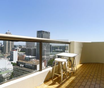 Spacious 2 Bedroom Apartment in Heart of the CBD - Waldorf Building - Photo 2