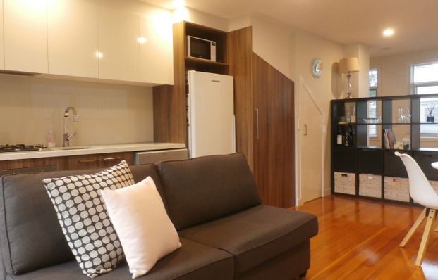 Inner City Living! - Photo 1