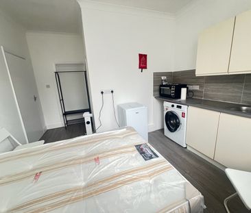 Studio Flat, La Rose Lane, N15 - Photo 2