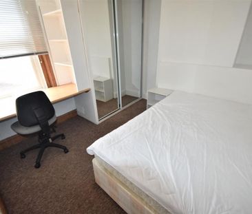 4 bedroom terraced house to rent - Photo 4