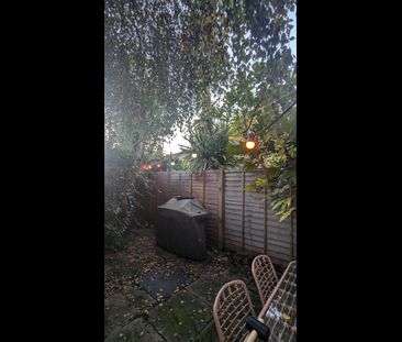 Room in a Shared House, Caxton Mews, TW8 - Photo 6