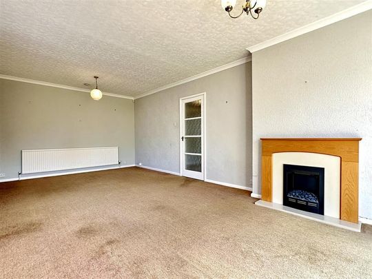 3 bedroom detached bungalow to rent - Photo 1