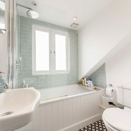 Conyers Road, SW16 6LR, London - Photo 4