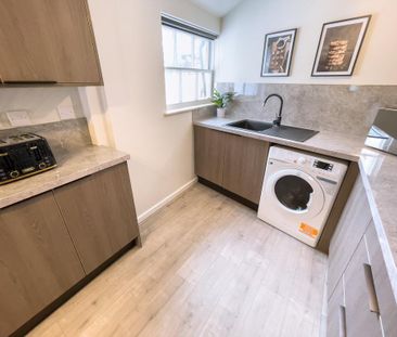 6 bedroom house to rent - Photo 1