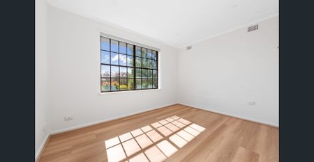 Modern Family Living - Photo 3