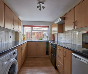 2 bedroom terraced house to rent - Photo 4