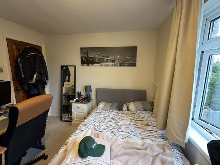 3 bedroom semi-detached house to rent - Photo 4