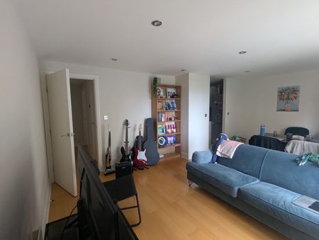2 Bed Flat, Edison Building, E14 - Photo 4