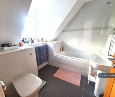 2 bedroom semi-detached house to rent - Photo 5