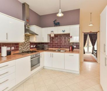 3 bedroom semi-detached house to rent - Photo 1