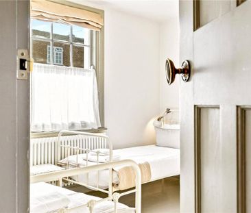 4 bedroom end of terrace house to rent - Photo 3