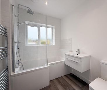 3 bedroom detached bungalow to rent - Photo 2