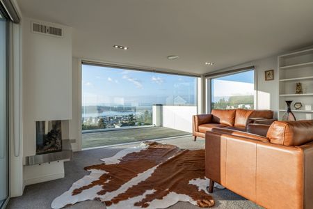Architectural Masterpiece with Panoramic City & Harbour Views - Photo 3