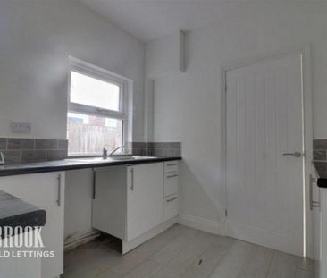 3 bedroom terraced house to rent - Photo 6