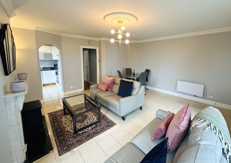 TO LET, Apartment 31, Salthill, Monkstown, Co. Dublin, €2,400 - Photo 2