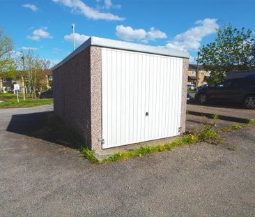 2 bedroom end of terrace house to rent - Photo 1