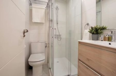 Carrer del Comte Borrell, Barcelona, Catalonia 08015 - Photo 5