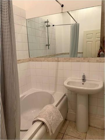 3 bedroom flat to rent - Photo 3