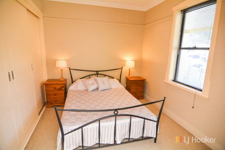 MODERN COTTAGE CLOSE TO TOWN - Photo 3