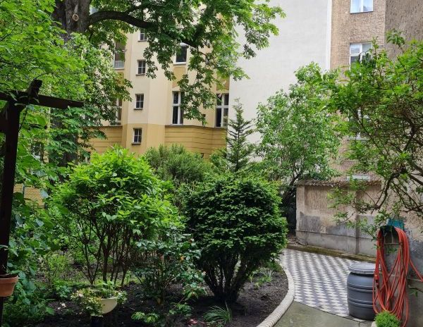 Teilgewerblich nutzbar-große 7 Zi Altbauwohnung mit Balkon – Modernisiert & Stilvoll - Foto 1