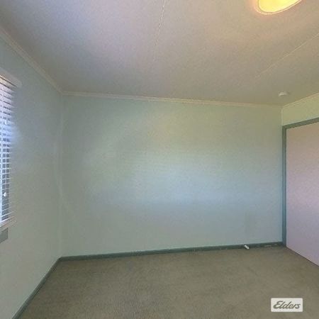 3 Bedroom Home - Lower Tenthill Location - Photo 4