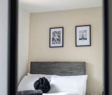 Baguley Street Room 2 - Photo 5