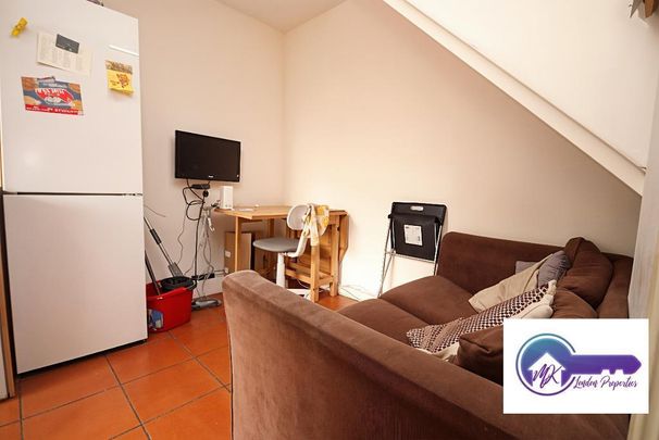 4 bedroom flat to rent - Photo 1