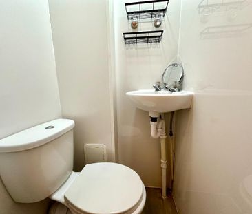 2 bedroom flat to rent - Photo 6