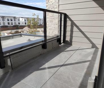 1942 Starling Drive #201, Tsawwassen, BC V4M0C7 - Photo 2