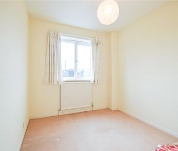 4 bedroom detached house to rent - Photo 2