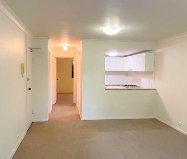 Stylish Living in the Heart of Ashfield - Photo 2