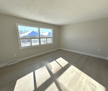 For Lease - 107 Endicott Terrace Unit# B, Welland, Ontario - Photo 5