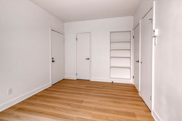 3421 Durocher - Photo 1