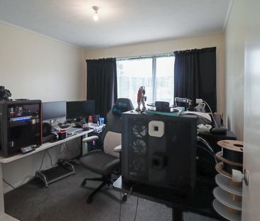 Family Home - Photo 3