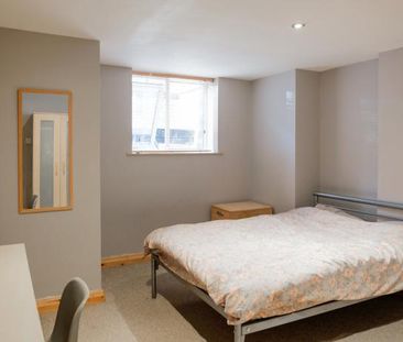 Newport Gardens, - Photo 6