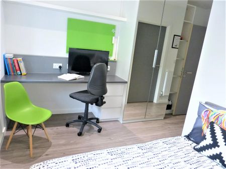 Mayflower Street, Plymouth - Photo 2